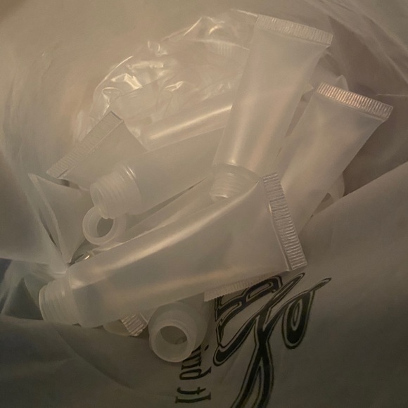 Lip Gloss Tubes - Picture 3 of 4